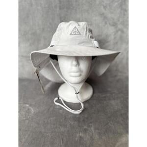 Nike ACG Apex Storm-Fit ADV Waterproof Bucket Hat Photon Dust White Sz Medium